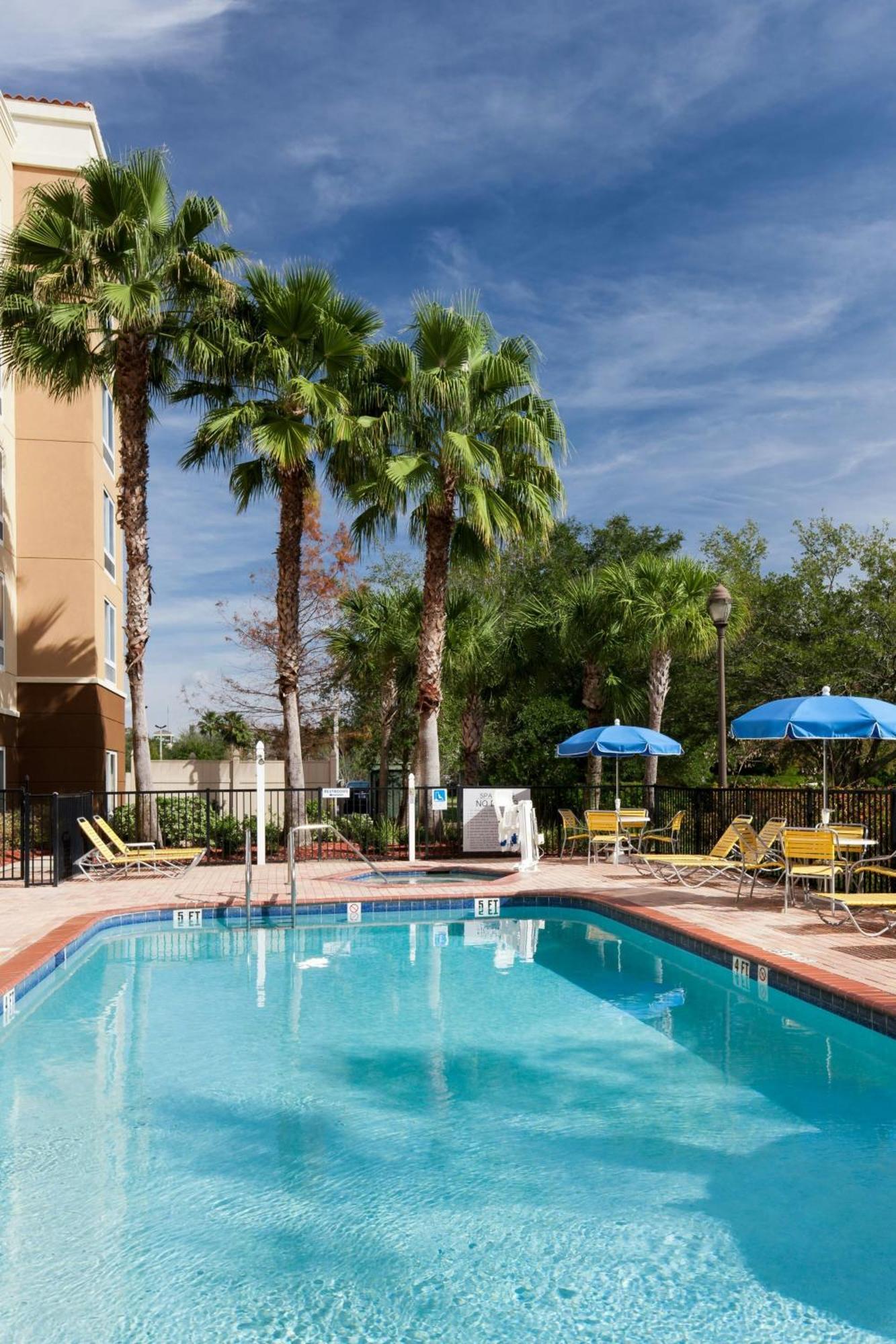 Fairfield Inn & Suites Jacksonville Butler Boulevard Exteriör bild