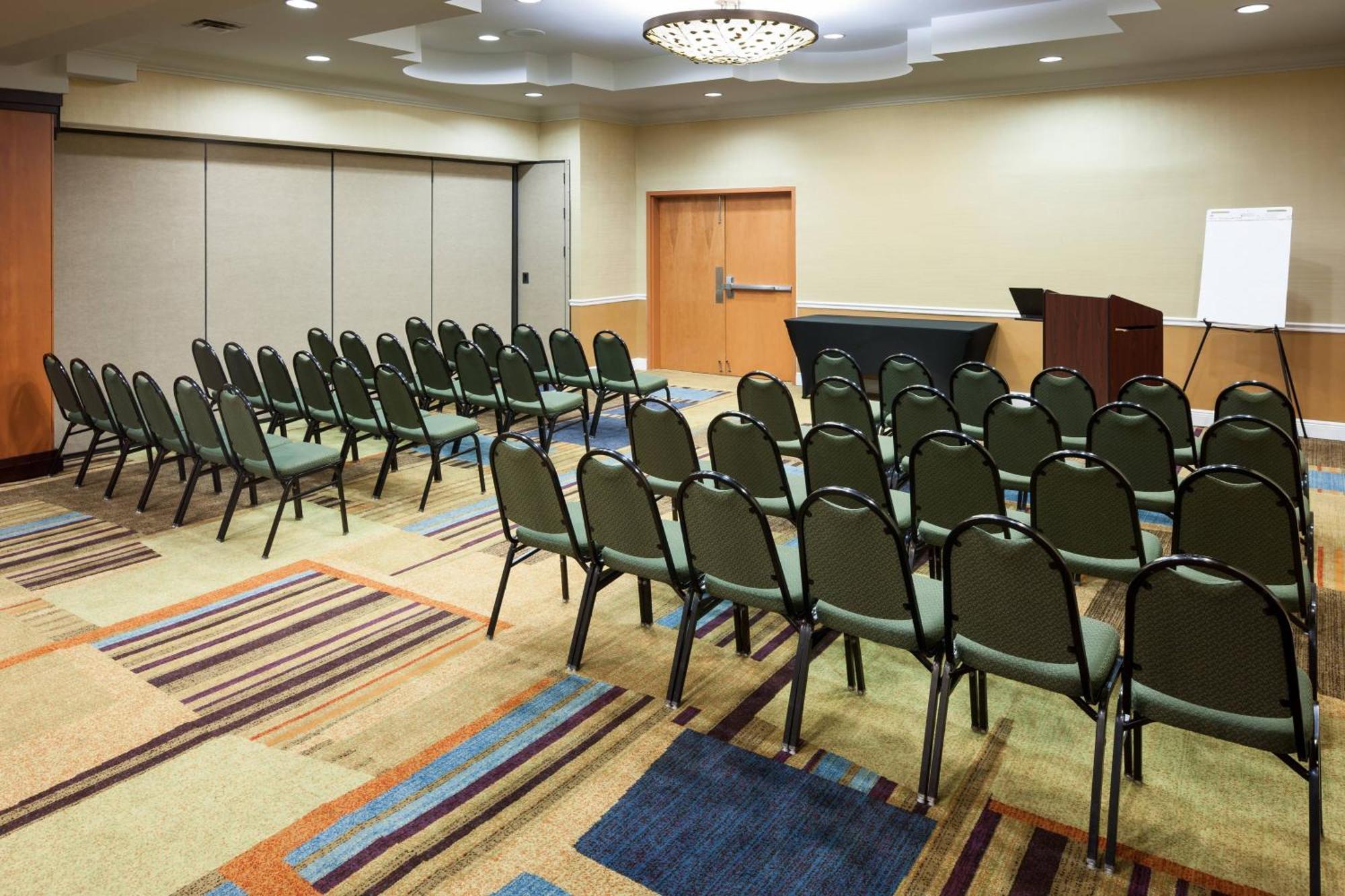 Fairfield Inn & Suites Jacksonville Butler Boulevard Exteriör bild