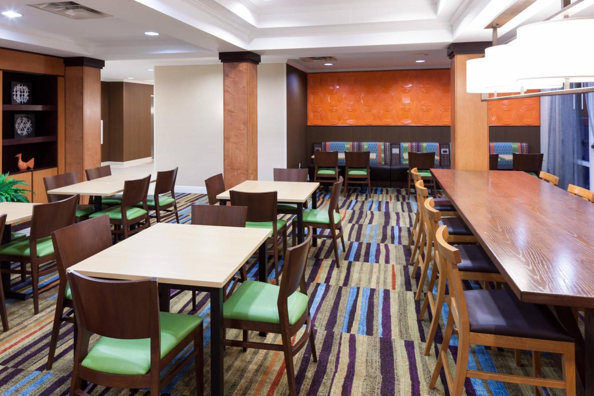 Fairfield Inn & Suites Jacksonville Butler Boulevard Exteriör bild