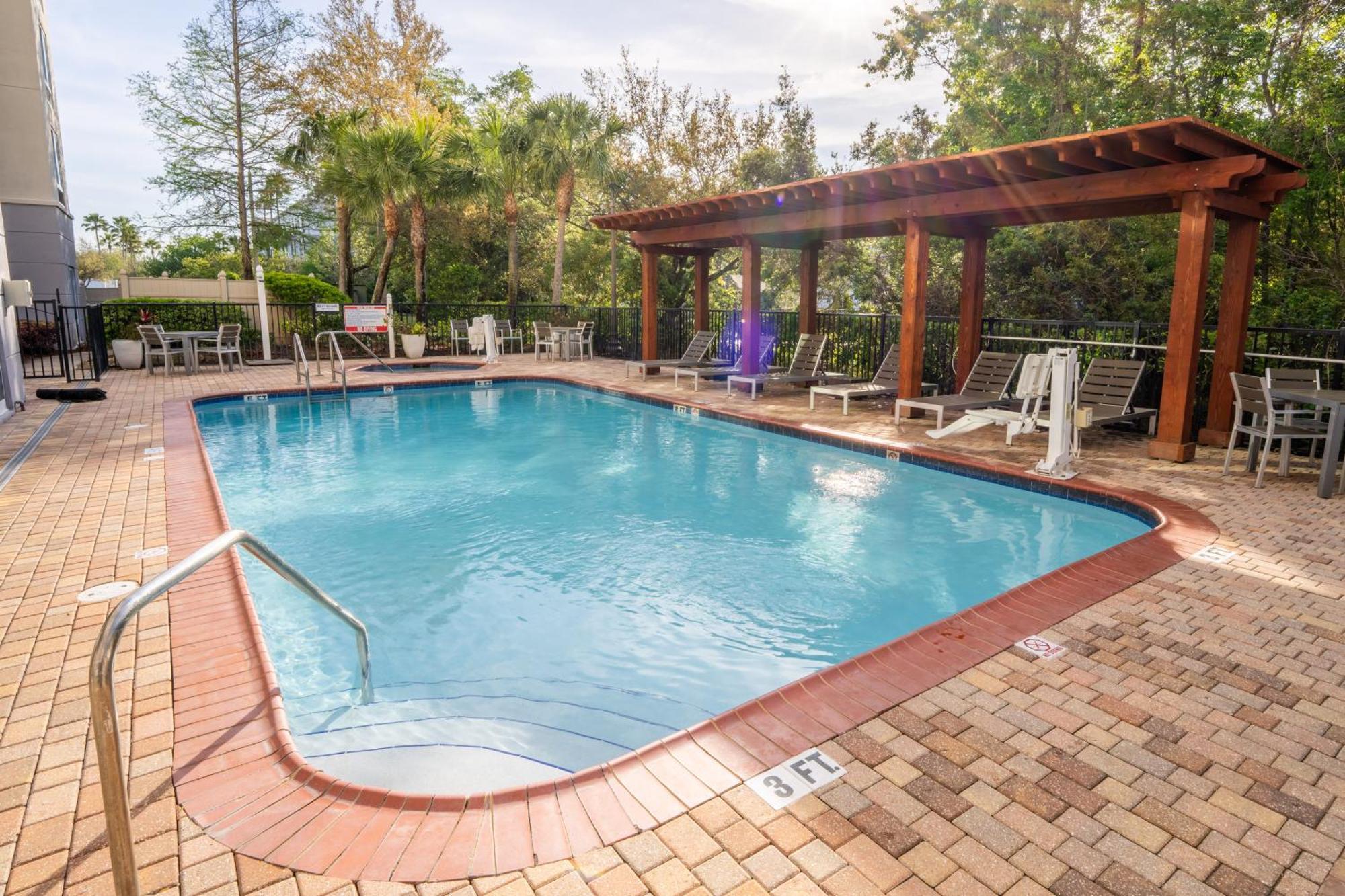Fairfield Inn & Suites Jacksonville Butler Boulevard Exteriör bild