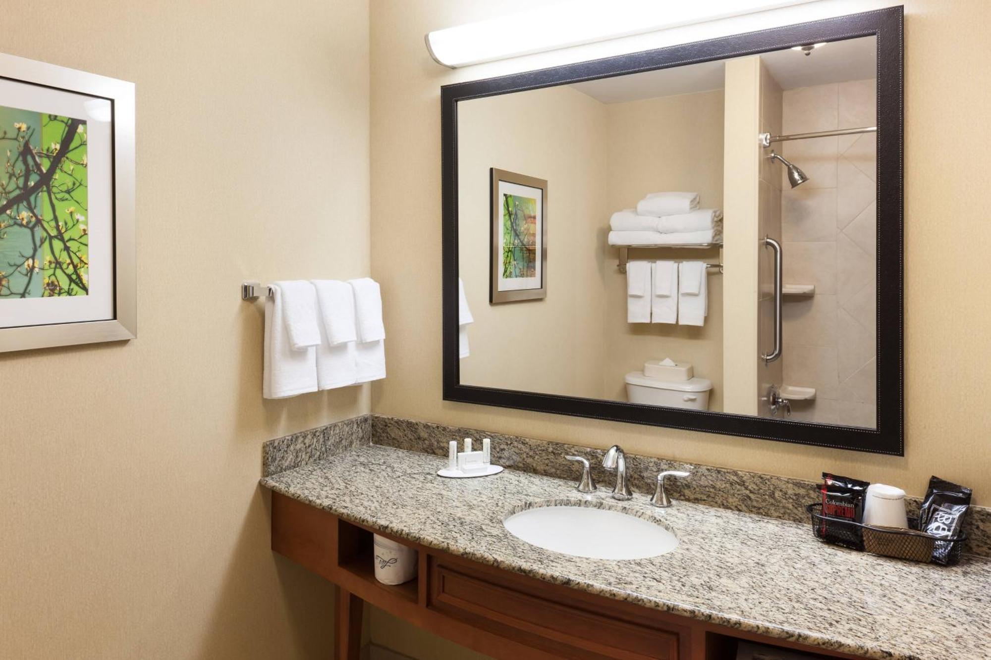 Fairfield Inn & Suites Jacksonville Butler Boulevard Exteriör bild