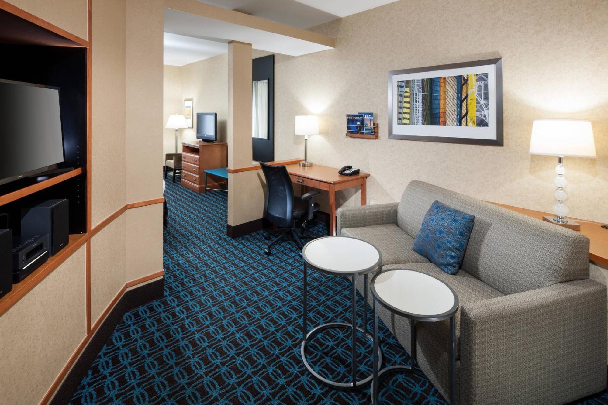 Fairfield Inn & Suites Jacksonville Butler Boulevard Exteriör bild