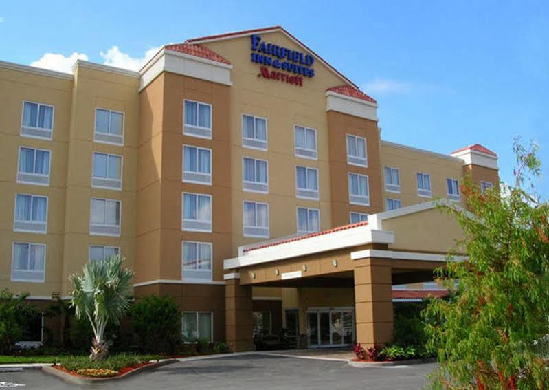 Fairfield Inn & Suites Jacksonville Butler Boulevard Exteriör bild